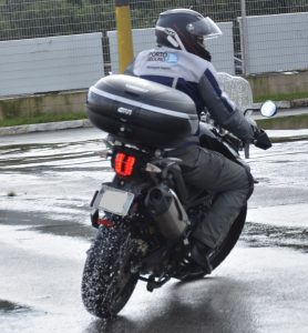 Técnicas de pilotagem na chuva