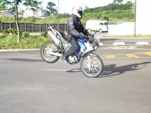 Progressividade no manete dianteiro dará mais segurança nas frenagens