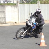 Moto Sem ABS? Como, então, devemos frear com segurança?