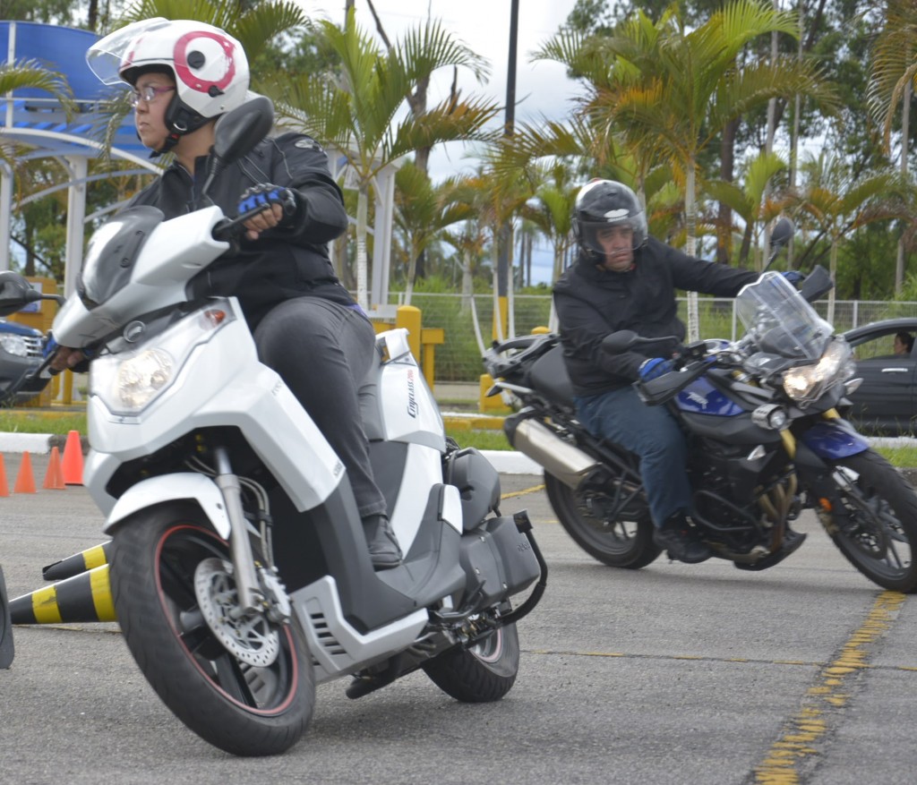 Motos são motos, não importa se são pequenas ou grandes, elas nos dão alegrias